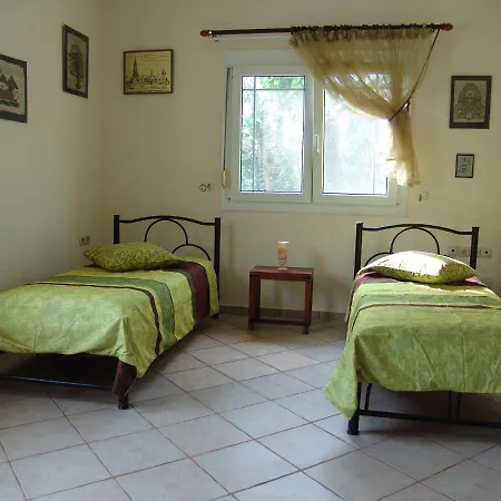 Casa Con Verde Prínos