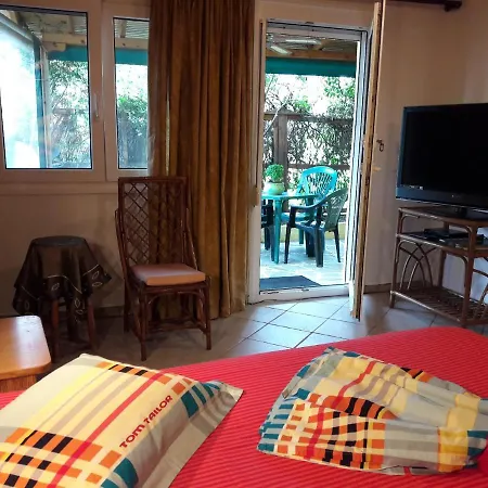 Casa Con Verde Prínos