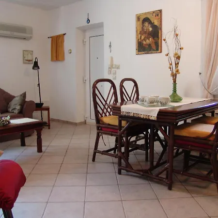 Casa Con Verde Prínos